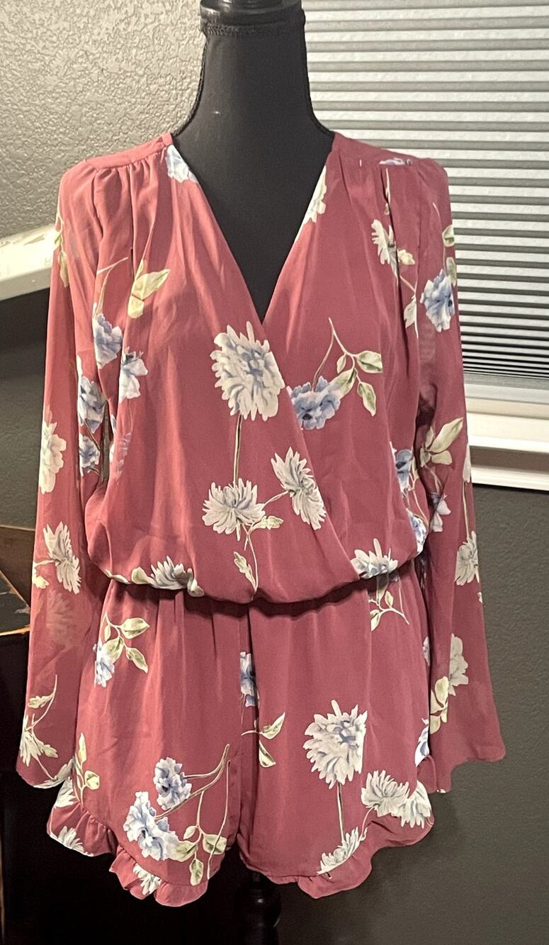 Altar'd State Mauve Pink Blue Floral Chiffon Long Sleeve Romper Large L USA